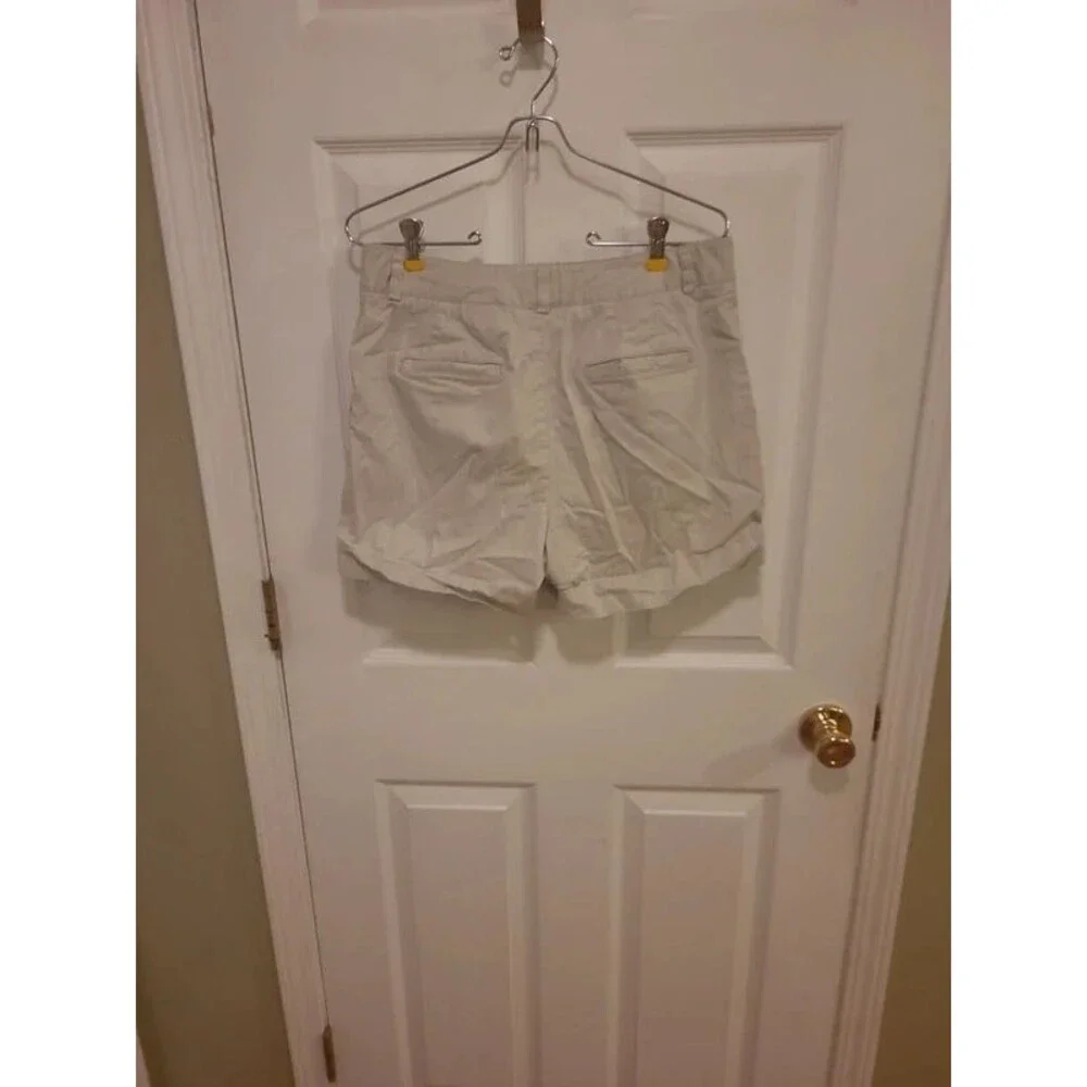 Eddie Bauer Khaki shorts 10